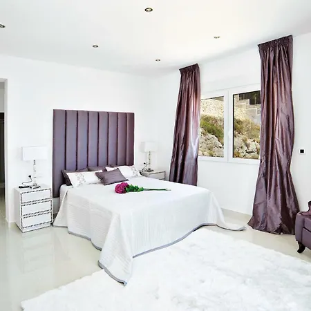 Las Nubes Villa *